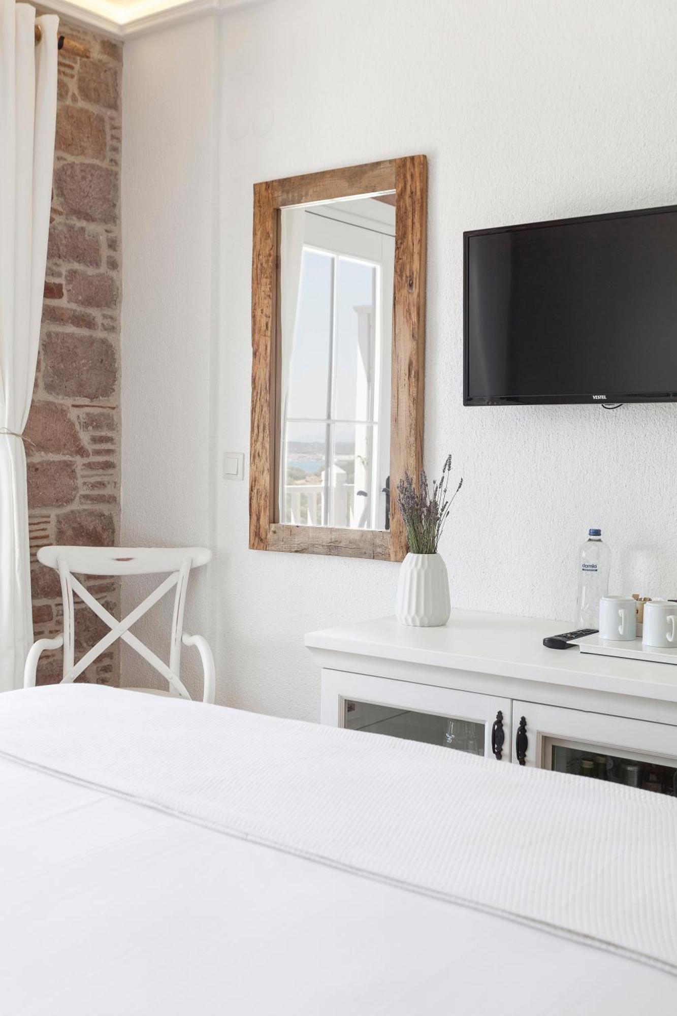 Cunda Pur Beyaz Hotel ภายนอก รูปภาพ