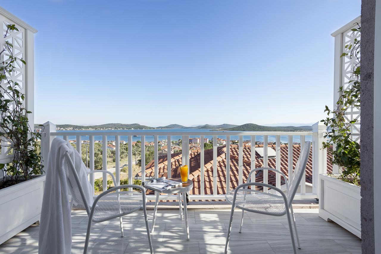 Cunda Pur Beyaz Hotel ภายนอก รูปภาพ