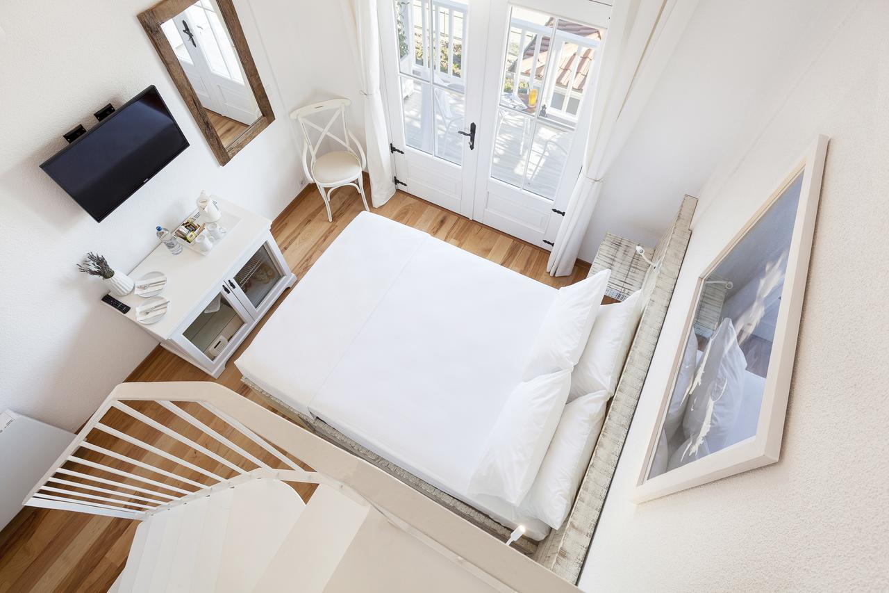 Cunda Pur Beyaz Hotel ภายนอก รูปภาพ