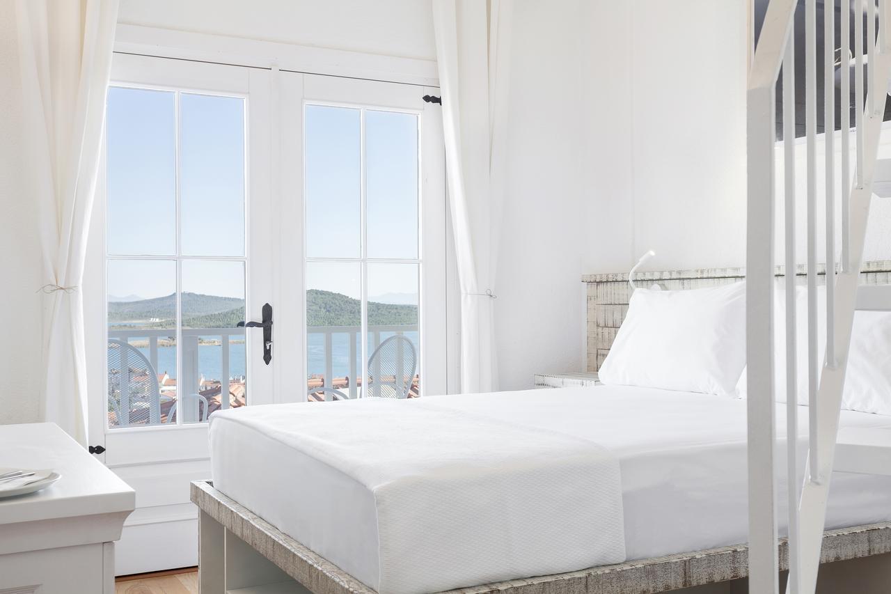 Cunda Pur Beyaz Hotel ภายนอก รูปภาพ