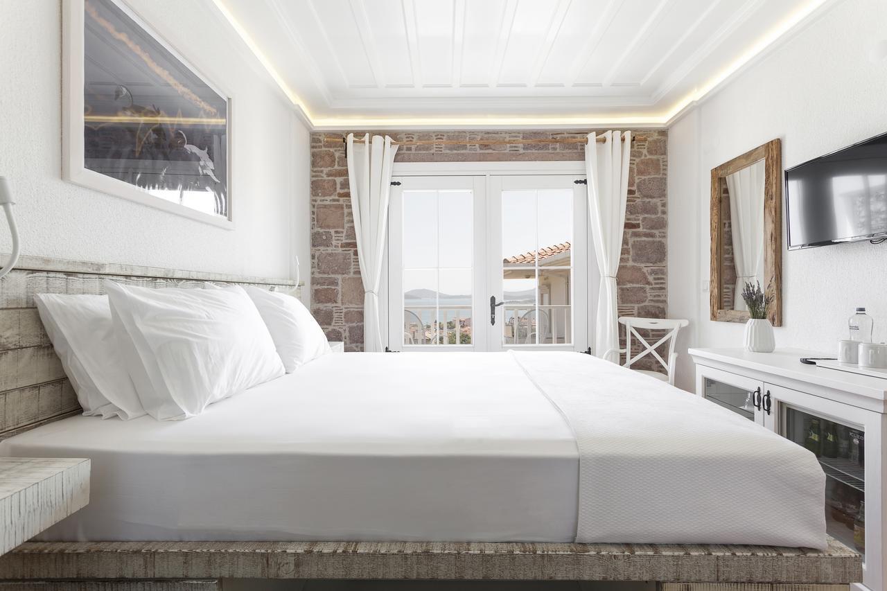 Cunda Pur Beyaz Hotel ภายนอก รูปภาพ