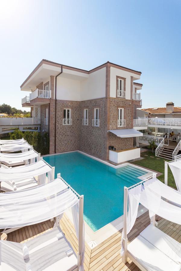 Cunda Pur Beyaz Hotel ภายนอก รูปภาพ