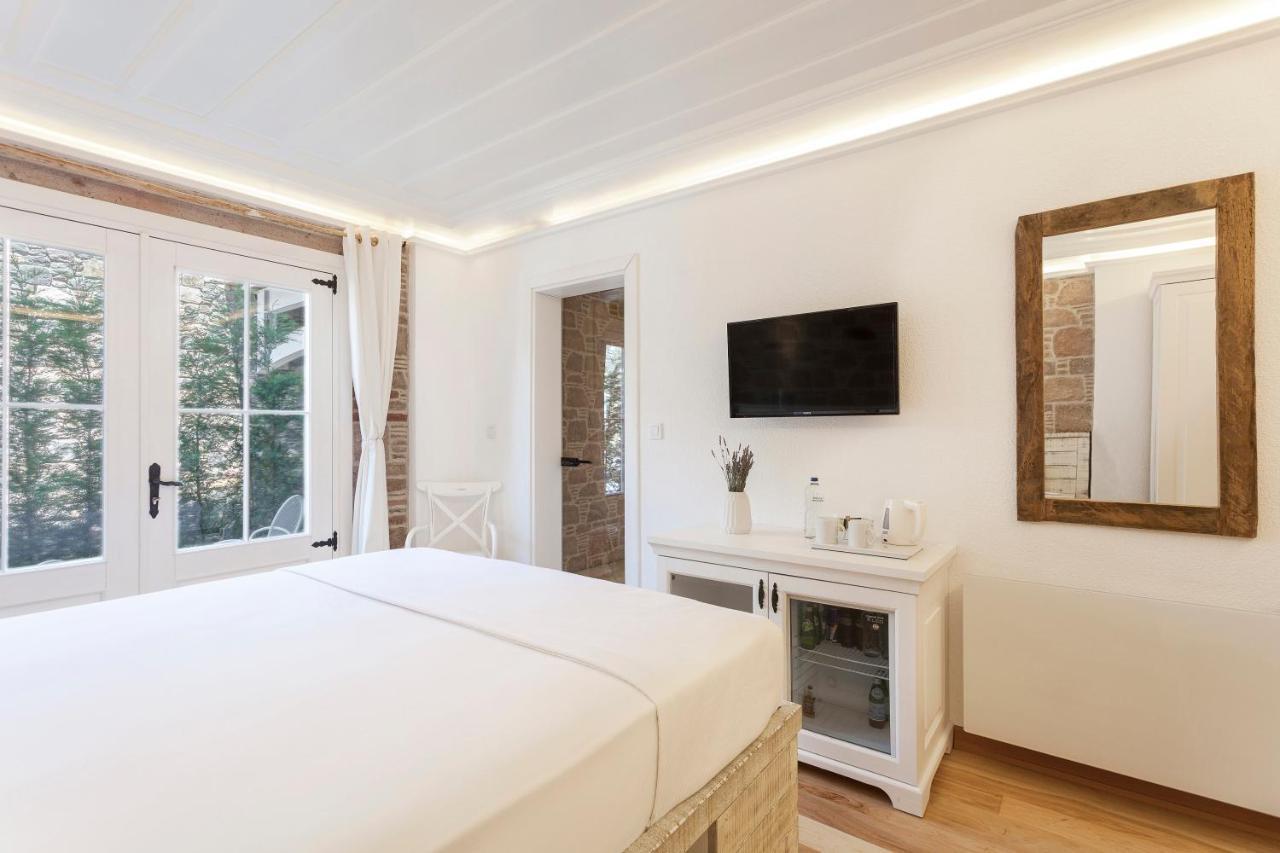 Cunda Pur Beyaz Hotel ภายนอก รูปภาพ